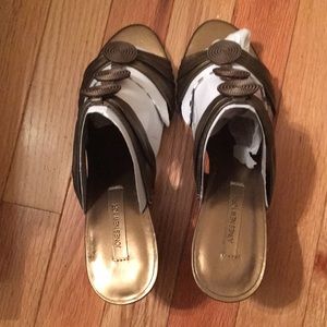 Jones New York Heels. Sale 💜